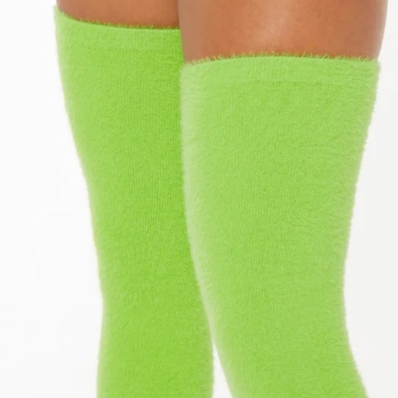 NWT UNOPENED Savage X Fenty Fluff It Up Cozy Night Sleep Socks - Neon Green - Picture 3 of 6